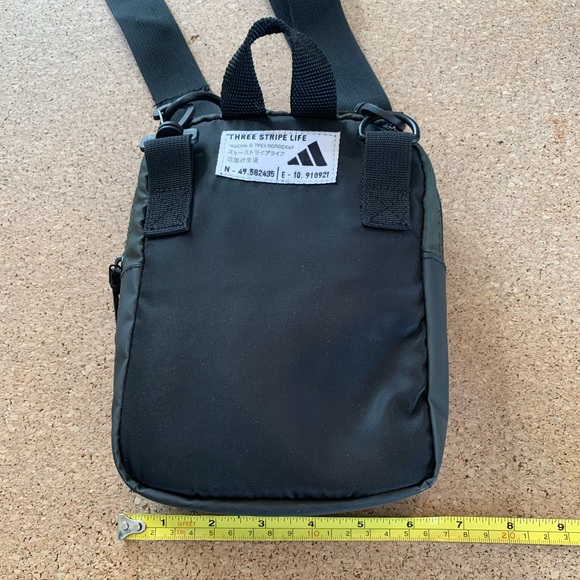 Adidas small cross body nylon bag. - Picture 3 of 7